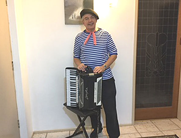 Adelaide Piano Accordion Player - Musician - Italian Accordion Music